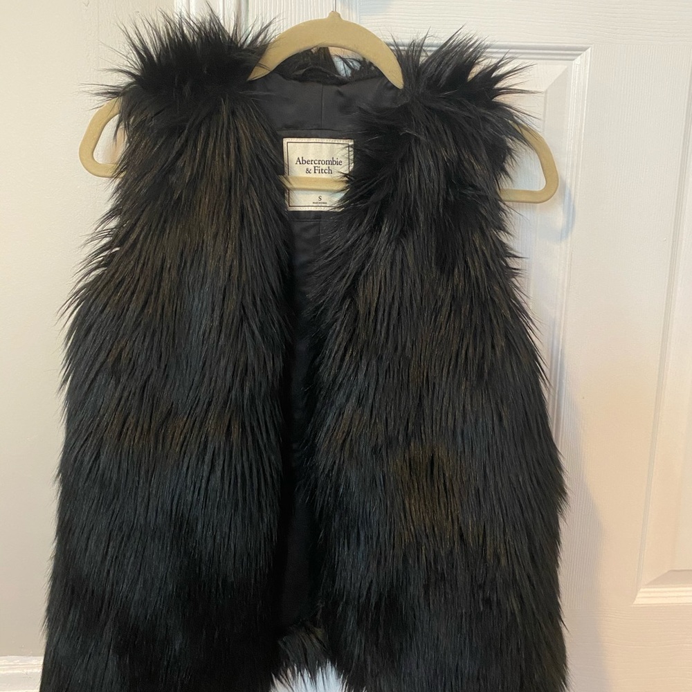 Abercrombie & Fitch Black fur vest